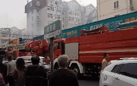 突發(fā)！青島一居民樓發(fā)生爆燃！已造1人死亡，7人受傷！3公里外有震感…