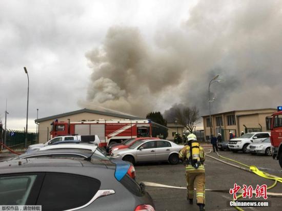  當(dāng)?shù)貢r間12月12日，奧地利鮑姆加騰一座大型天然氣站發(fā)生爆炸，數(shù)人受傷。