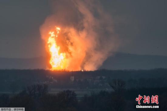  當(dāng)?shù)貢r間12月12日，奧地利鮑姆加騰一座大型天然氣站發(fā)生爆炸，數(shù)人受傷。